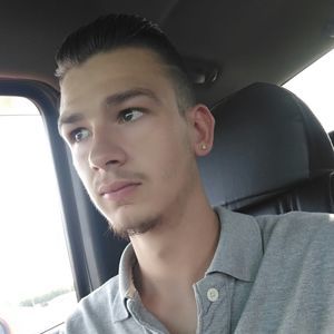 Meet your Posher, Casey